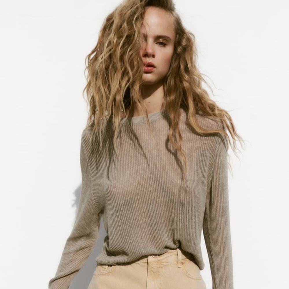 ZARA Sweater - Picture 1 of 7